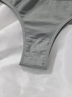 Seamless thong sports yoga comfortable seamless underwear sexy solid color women's underwear Z626