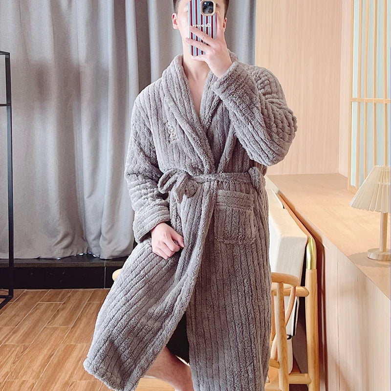 Men's Robes Long Sve Coral Fce Robe Thi Warm Batobe Luxury Home Clothes Morning Gown Mid-Length Fiber Winter Wear Bathrobe Men