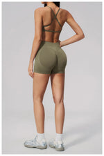 Seamless Yoga Excersize Sets Women Cross Back Sports Bra Tracksuit Workout Clothes High Waist Hip Lifting Shorts Fitness Suits
