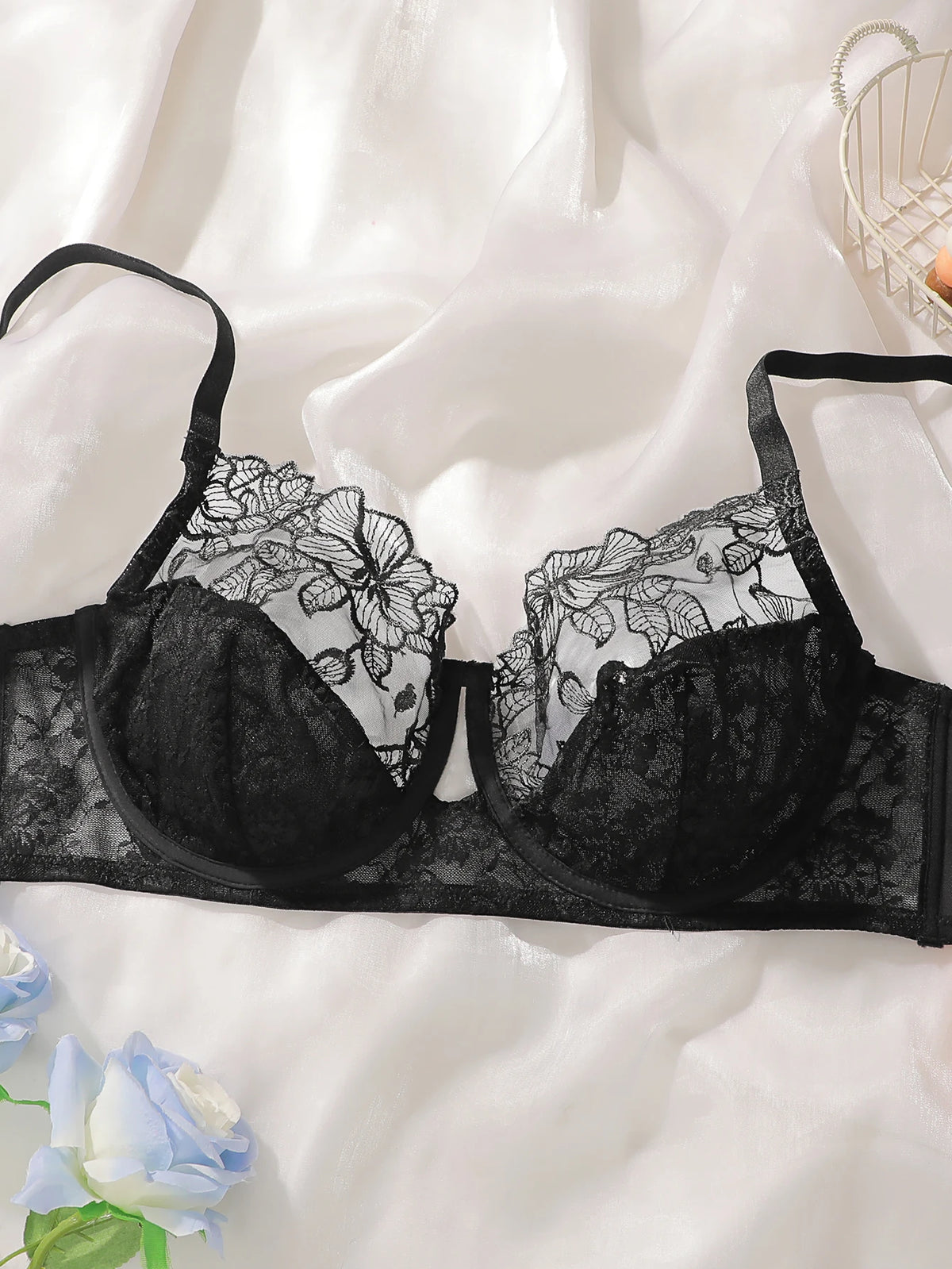 Women's embroidered lace plus size bra with steel ring gathering push up underwear suitable for full figured women MR2679