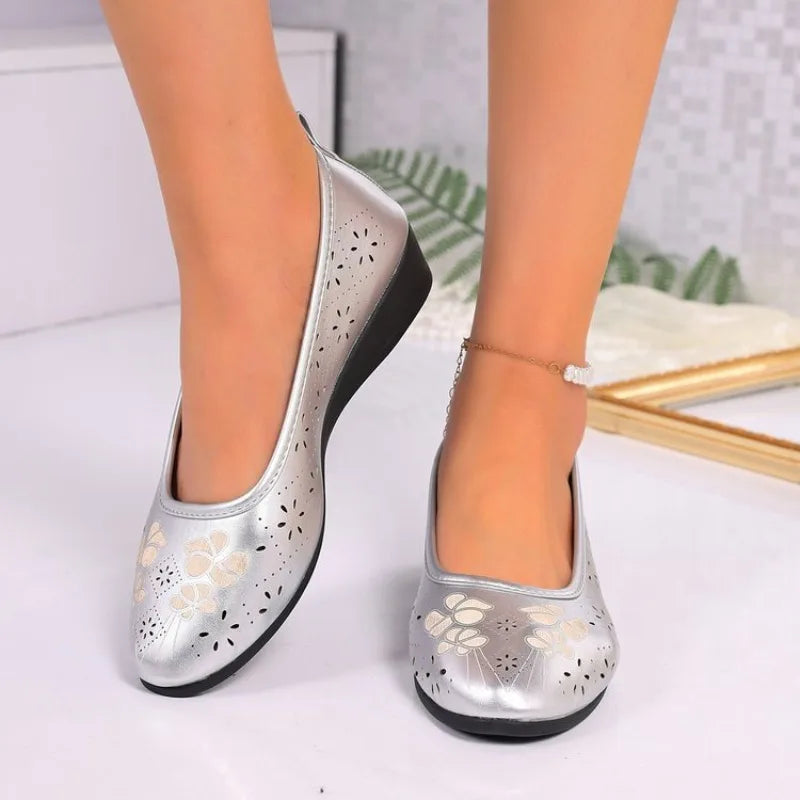 Comfortable Flat Bottom Mom ShoesSoft SurfaceWork Casual Women's Footwear Breathable Hollow