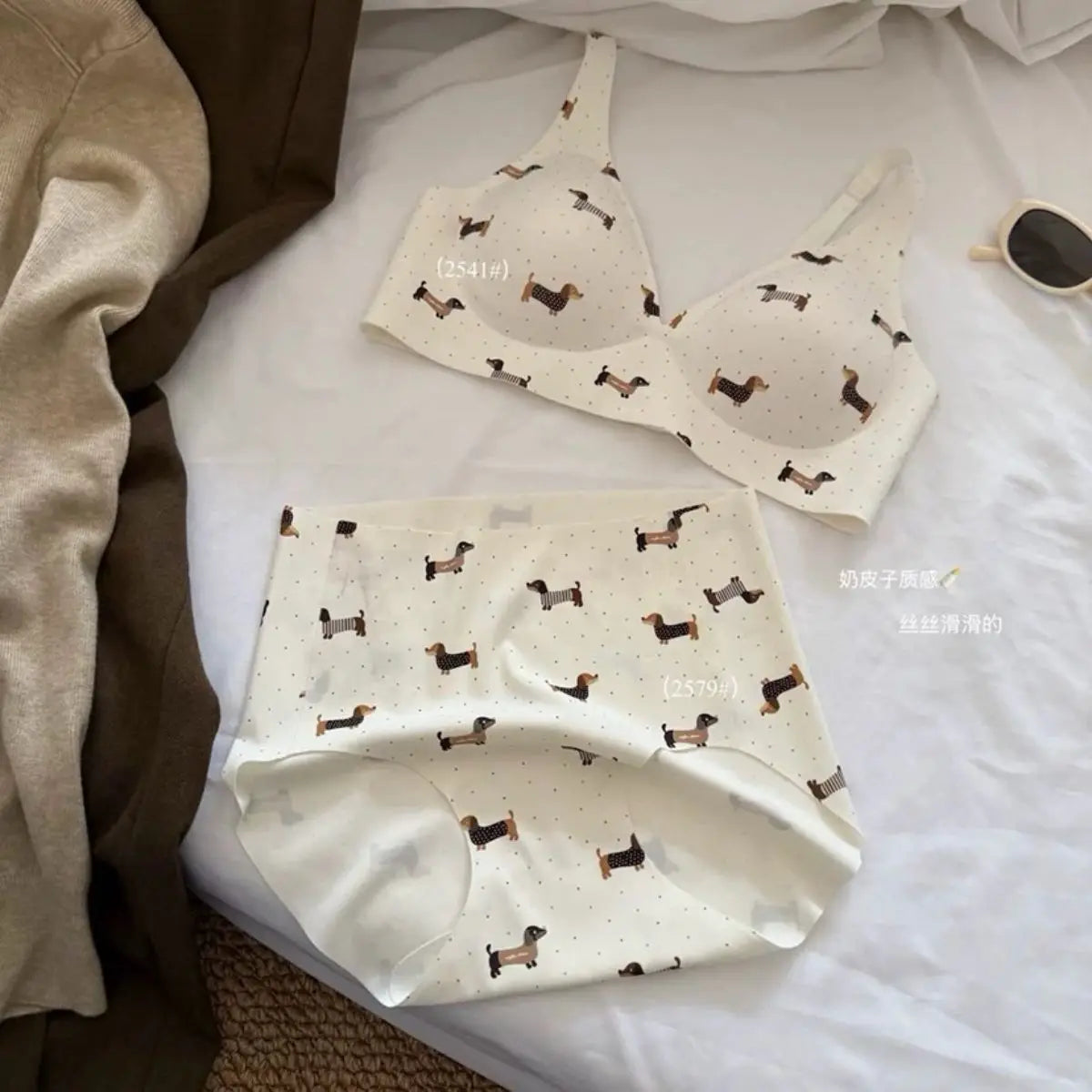 Women'sBrief Sets Cute Dachshund Print Bra Set Wireless Comfortable Lingerie SetSoft Bralette for Daily Wear