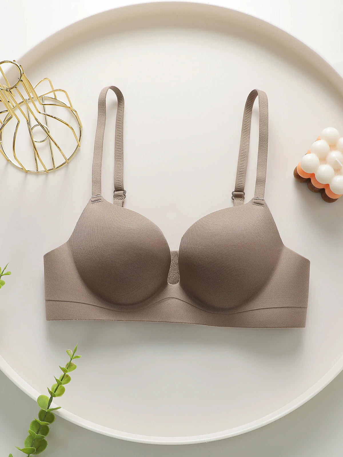 Women One Piece Seamless Push Up Bra Wireless Thin Adjustable Strap Smooth Underwear Gathering No Trace Daily Bra J182