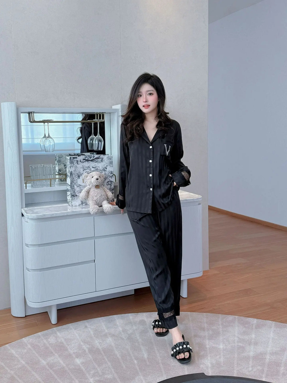 Lace splicing light luxury pajamas for women long-sleeved ice silk silk early spring comfortable home wear set