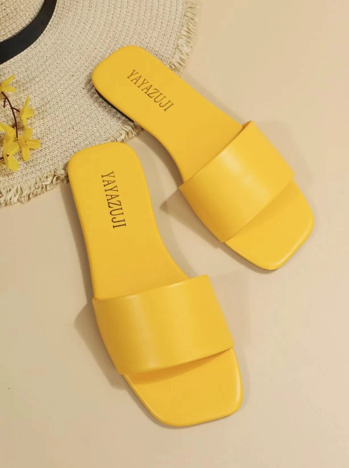 Women Fashion Sandals 2026 New Summer Flat Shoes Square Toe Slip-on Girls Indoor Street Slippers Plus Size Beach Slides