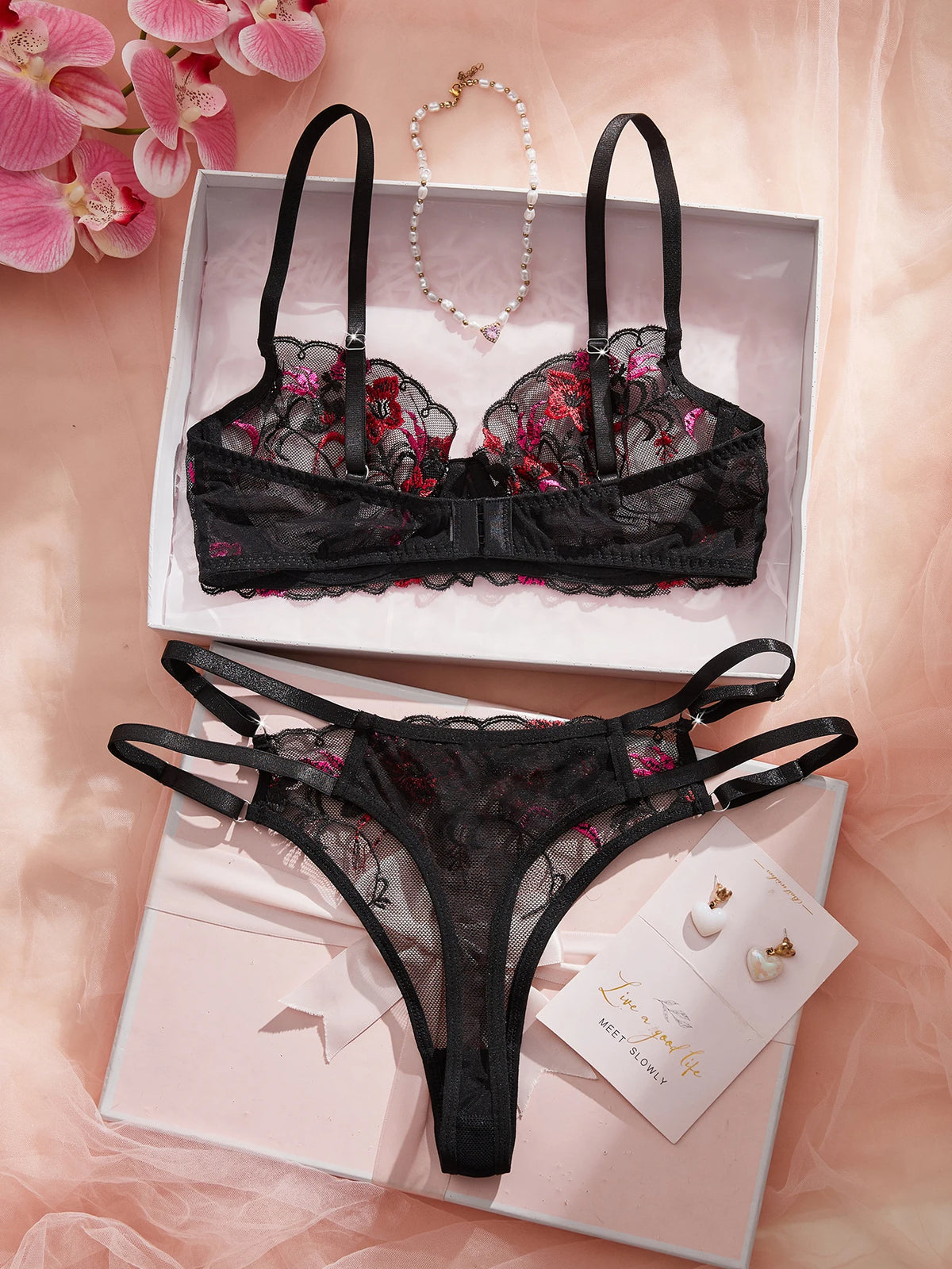 MOYISU Luxury French Pure Desire White Lace Thin Sexy Gauze Underwear Set Embroidery Girl Push-up Bra Big Size Big Breasts Small