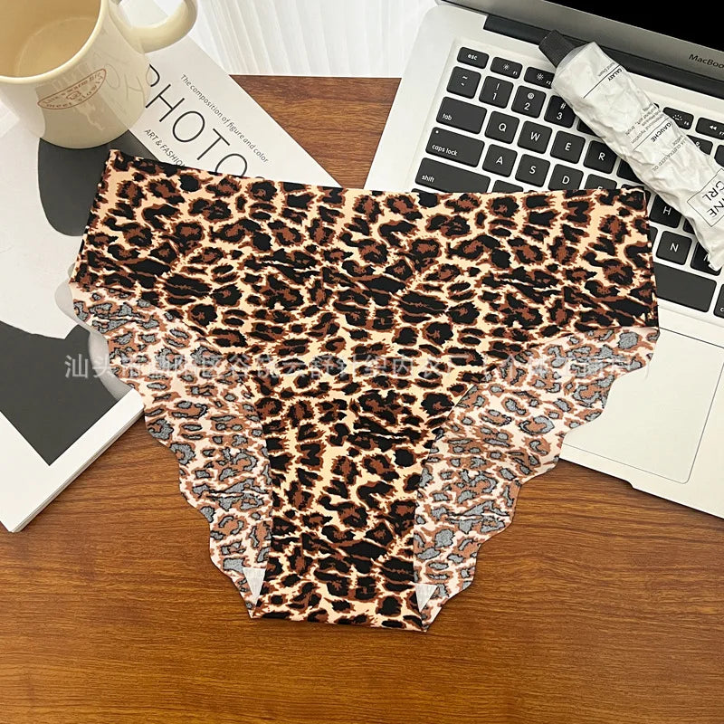 1pcs Seamless Panties Ladies Leopard Print Sexy Underwear Zebra Stripe Briefs Ice Silk Panty Invisible No Trace Solid Underpants
