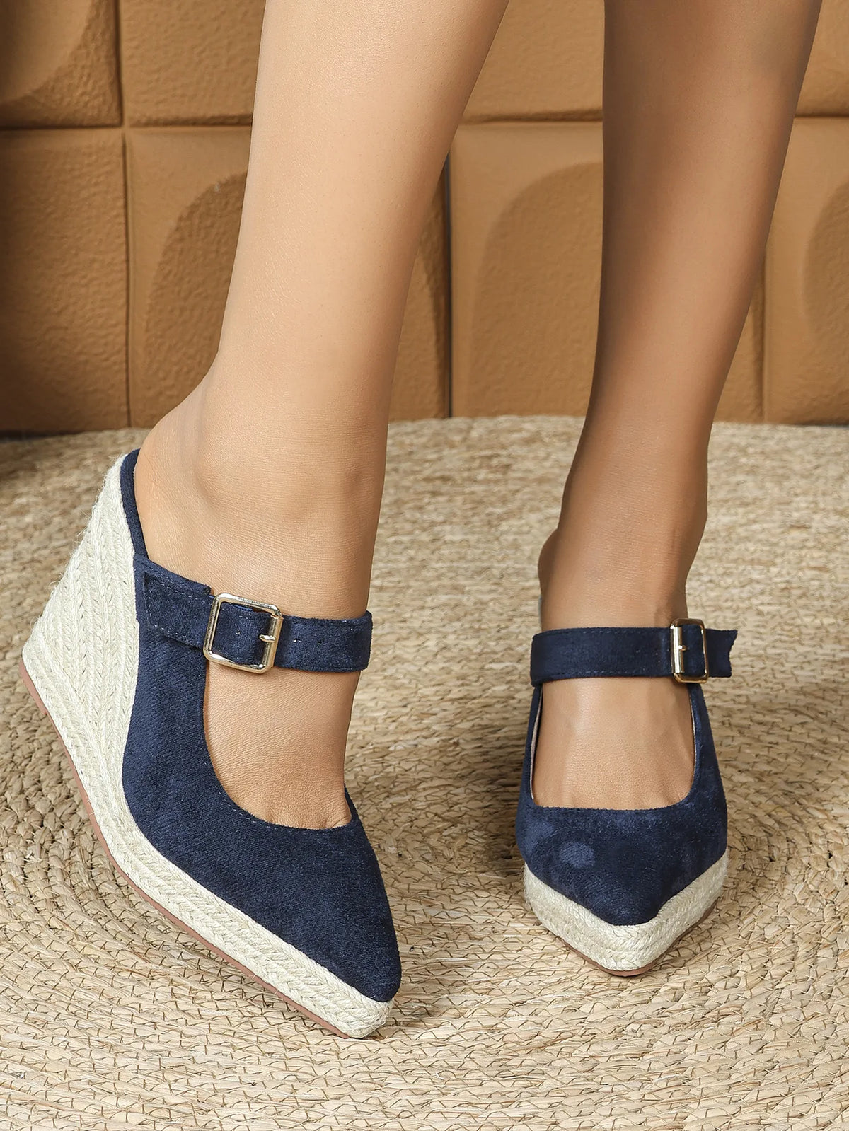 2025 Women's Sandals Spring Pointed Toe Wedge Heel Shoes Thick Soled High Heel Hollow Women's Shoes Straw Hemp