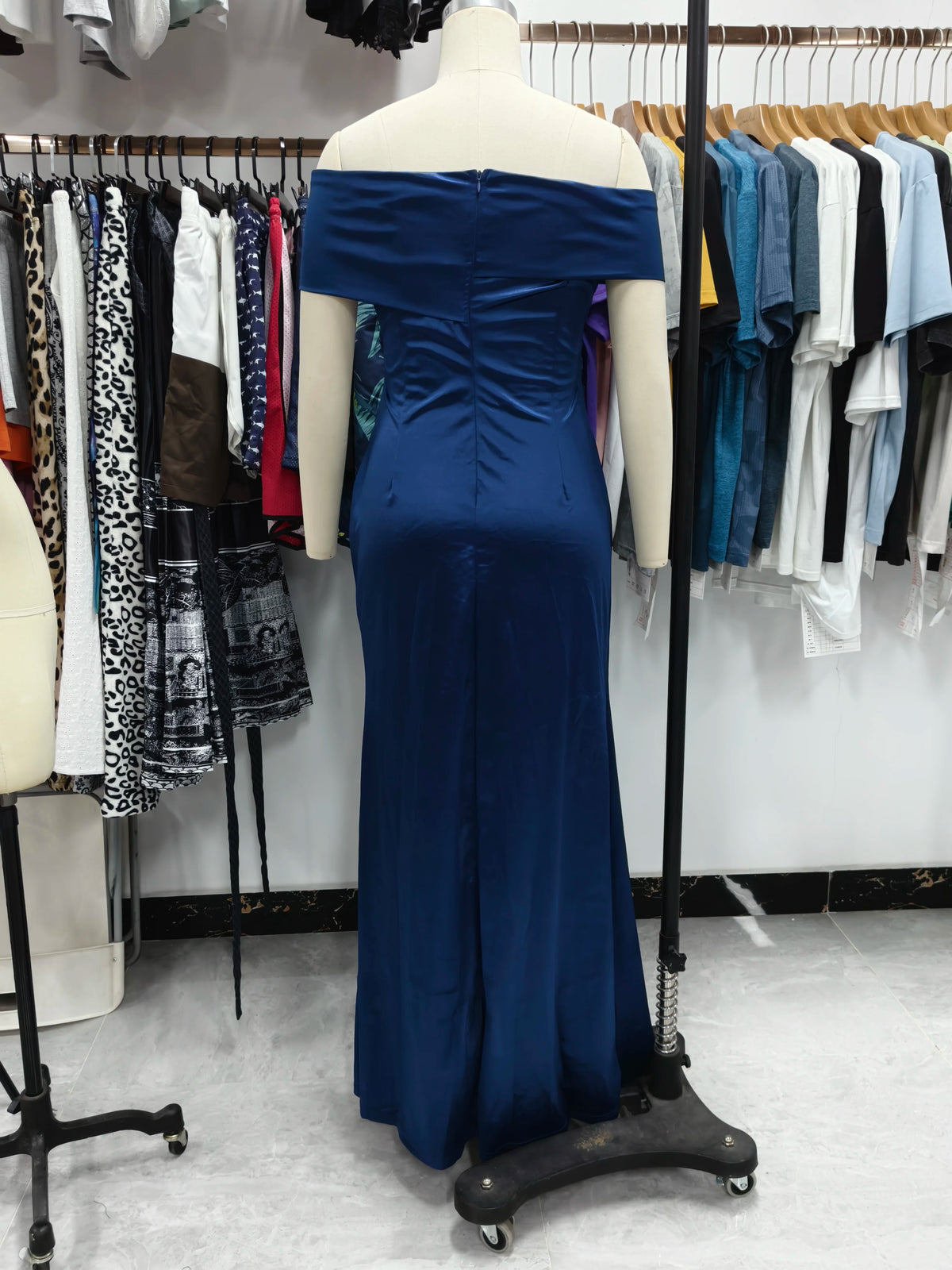 Elegant Satin Solid Color Off-Shoulder Women's Long Dress Sexy High-Waisted Flim Slit Pleated Dress for Lady Party Wedding