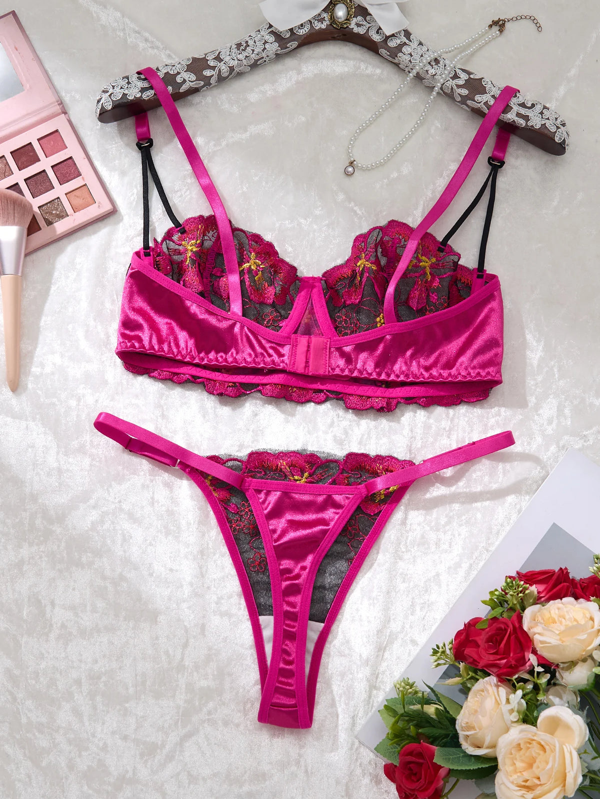 Sexy Rose-red Lingerie Including A Bra and Panties with Daisy Patterns As Well As Acomfortable Home-style Bra & Brief Sets