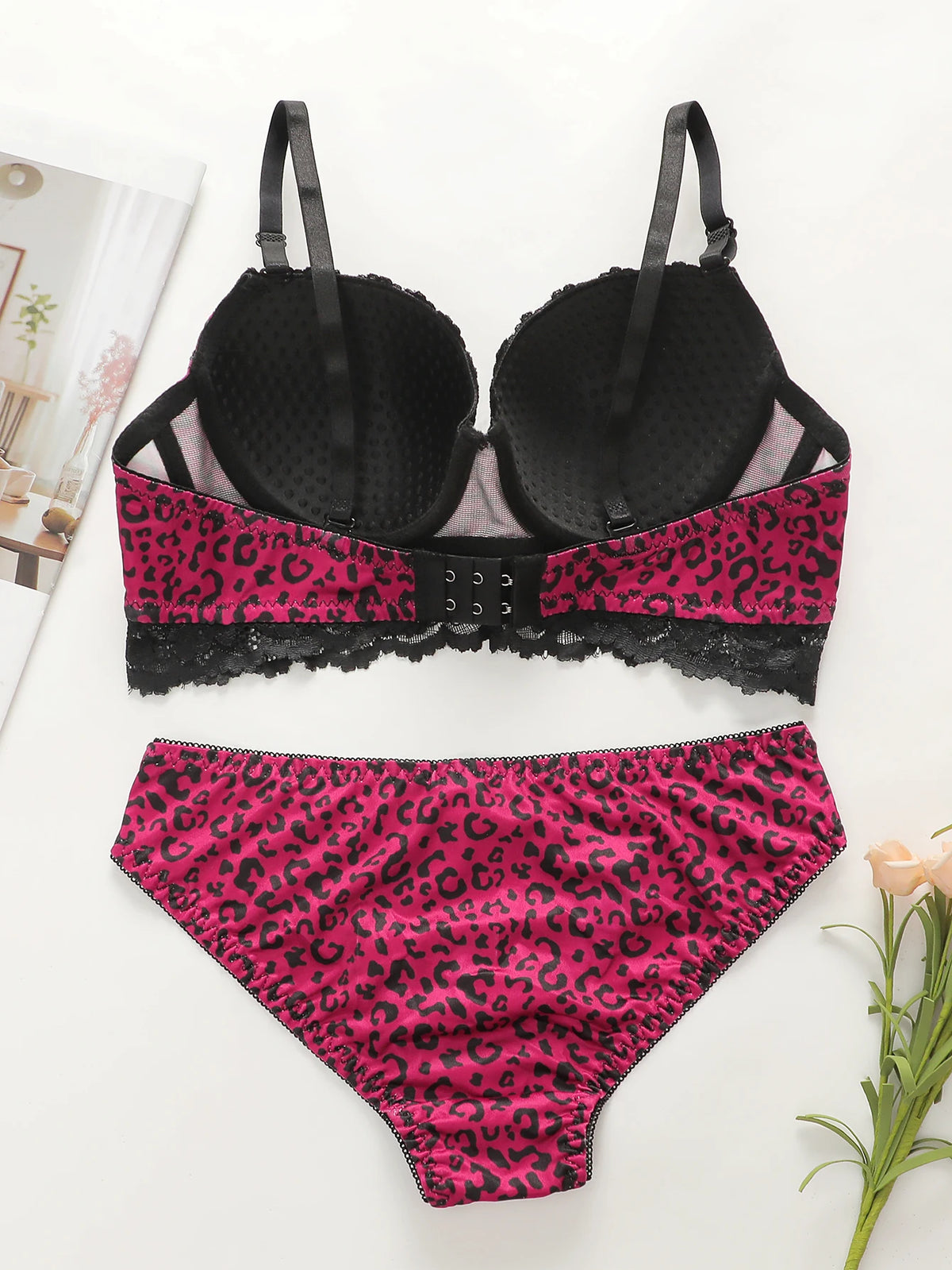 Women's Sexy Embroidered Lace Underwear Set with Steel Circles Convolute Push ups Comfortable Close fitting Underwear Set A3211