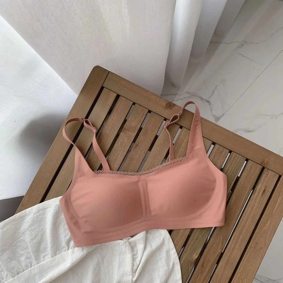Ultra-Thin Seamless Bras for Women Lightweight Wireless Comfort Invisible T-Shirt Bra Everyday Unlined Lingerie 2026