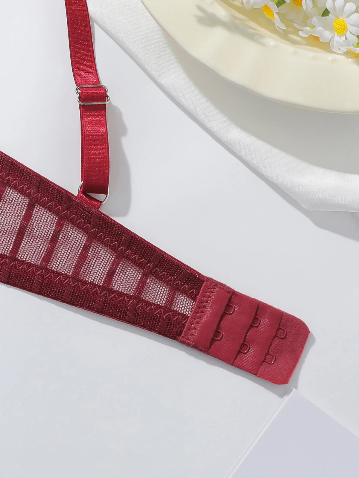 New Fashion Red lace set pretty Underwire setParty is eye-catching lingerie Set stripe solid color Women set MR2864