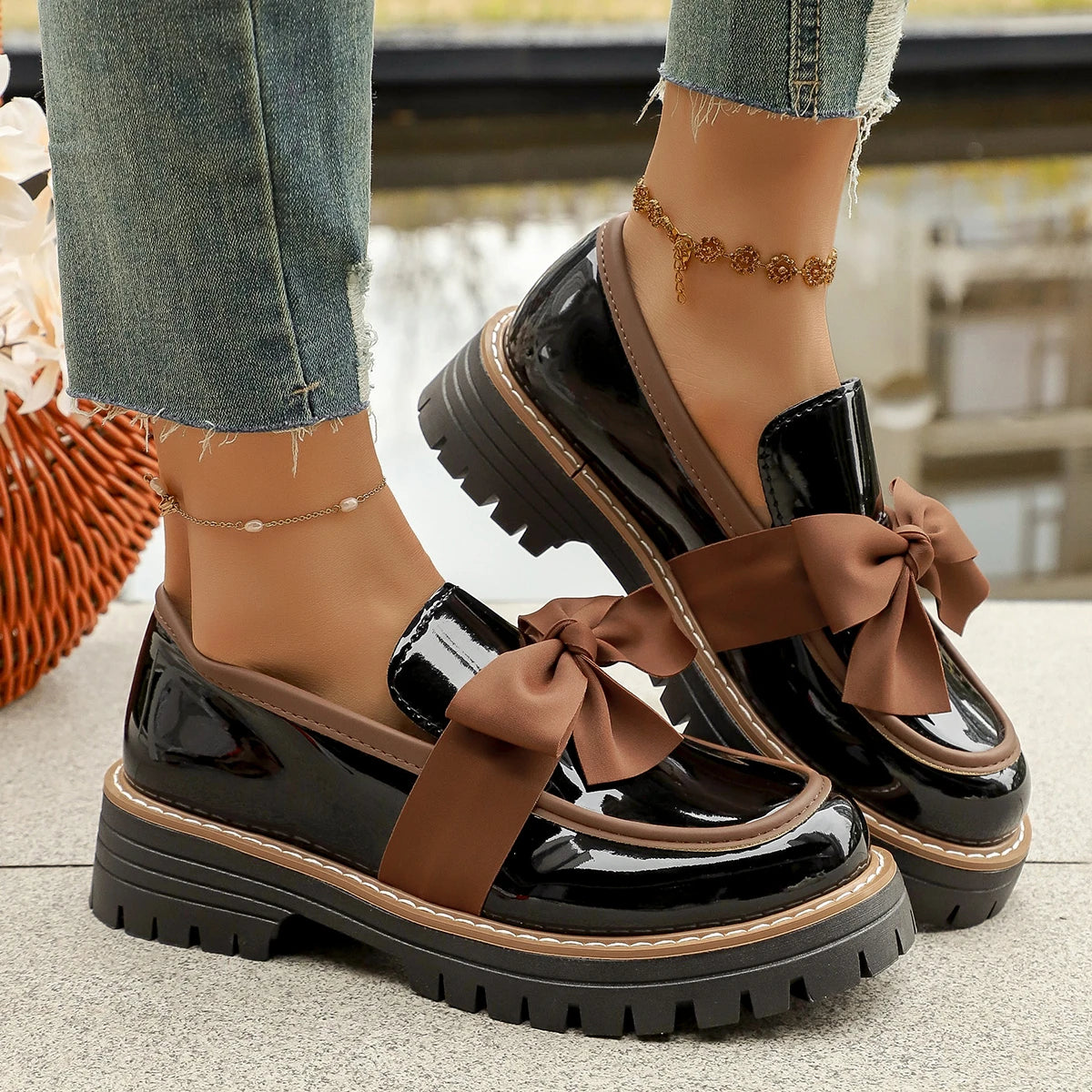 Women Patent Bow Platform Loafers Round‑Toe Slip‑On Lug‑Sole PU Leather Contrast Trim Vintage Casual Daily Shoes