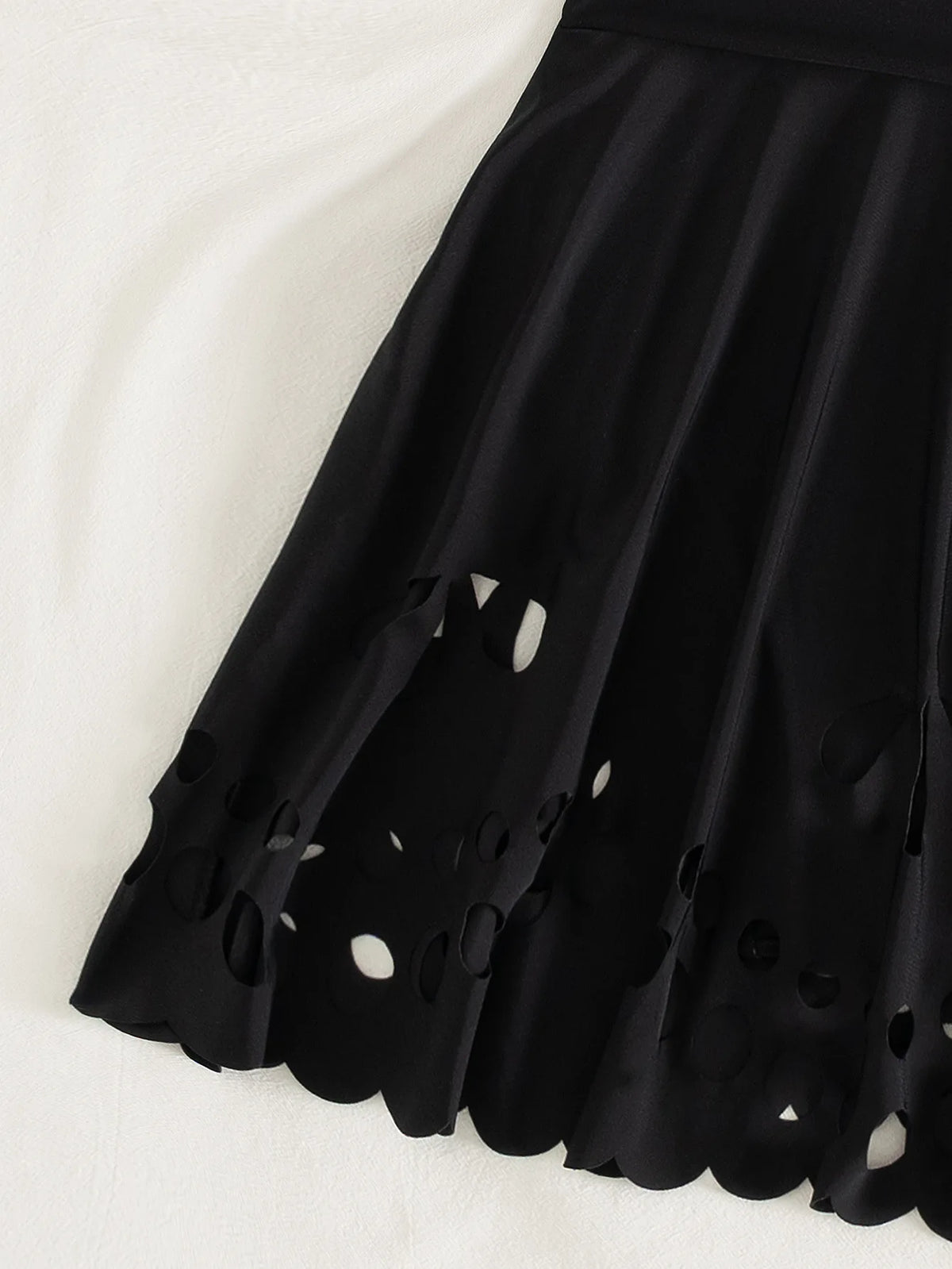 Vintage Black Skirt One Piece Swimsuit 2026 Women V Neck Cross Slim Tummy Control Swimwear Beach Holiday Bathing Suits Monokini