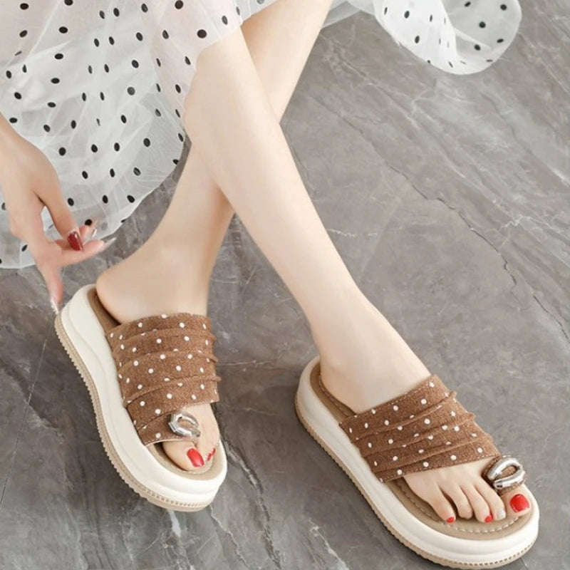 2026Women Beach Slippers New Summer Open Toe Sandals Non Slip Casual Outdoor Flip-flops High Platform Footwear
