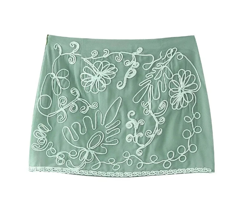 Women's Fashionable Lapel Embroidered Backless Shorts Set J25E