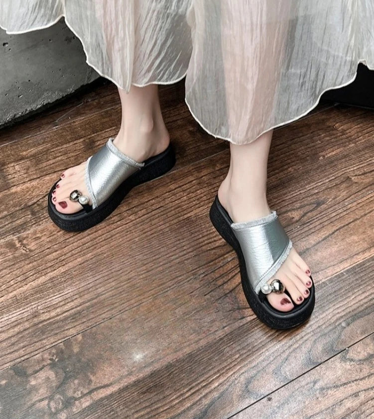 Women's Thick Heel Sandals Summer New StyleTrendy Toe Covering Flat Sandals Simple Design Rubber Sole