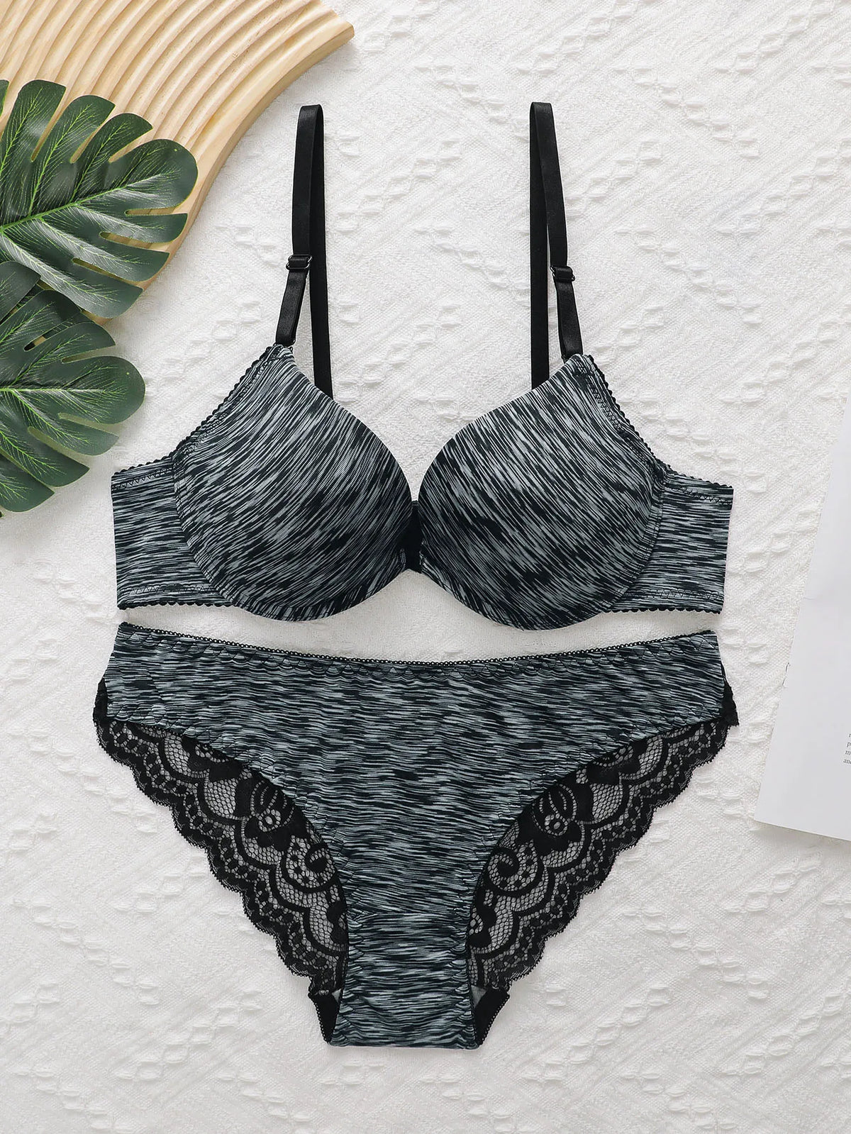 Women's sexy embroidered lace lingerie set with steel rims gathered push ups and underwear comfortable fit set A3185