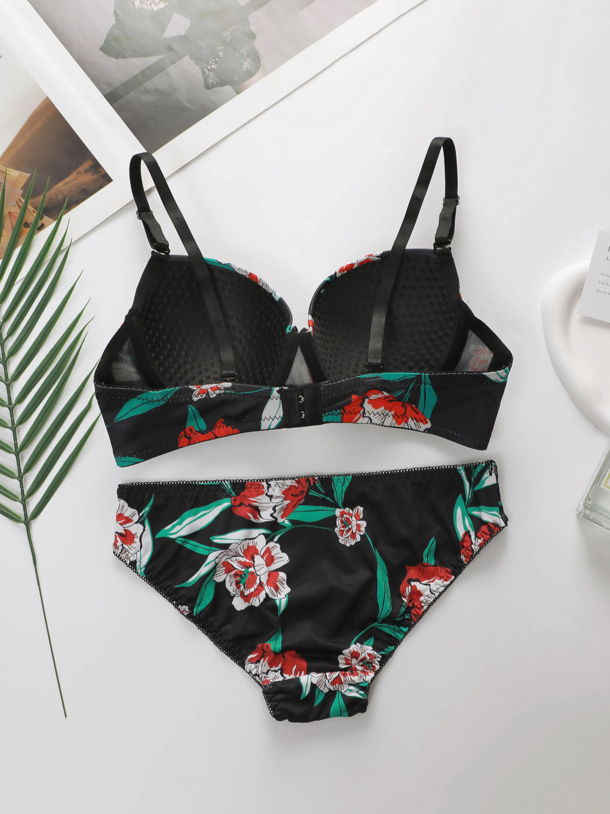 Hot Selling High-quality Multi-color Lingerie 2-piece set For Women's Underwear Beautiful Print Push Up Bra Beach party bikini