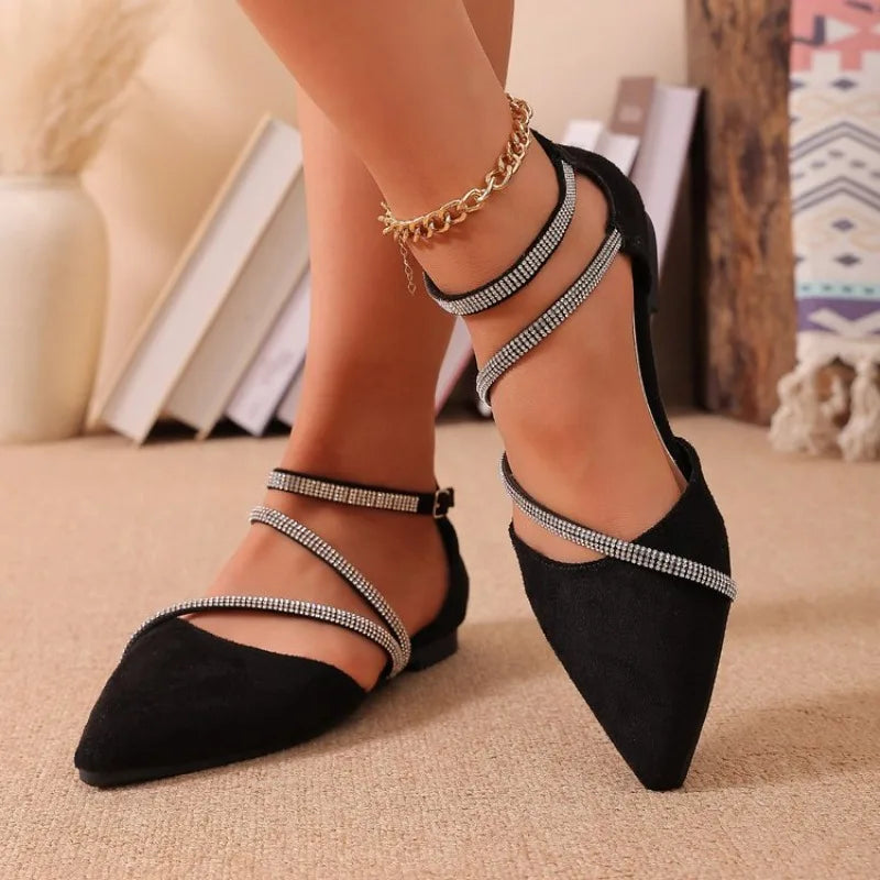 New black minimalist style sandals for summer 2026 pointed and comfortable casual women's sandals