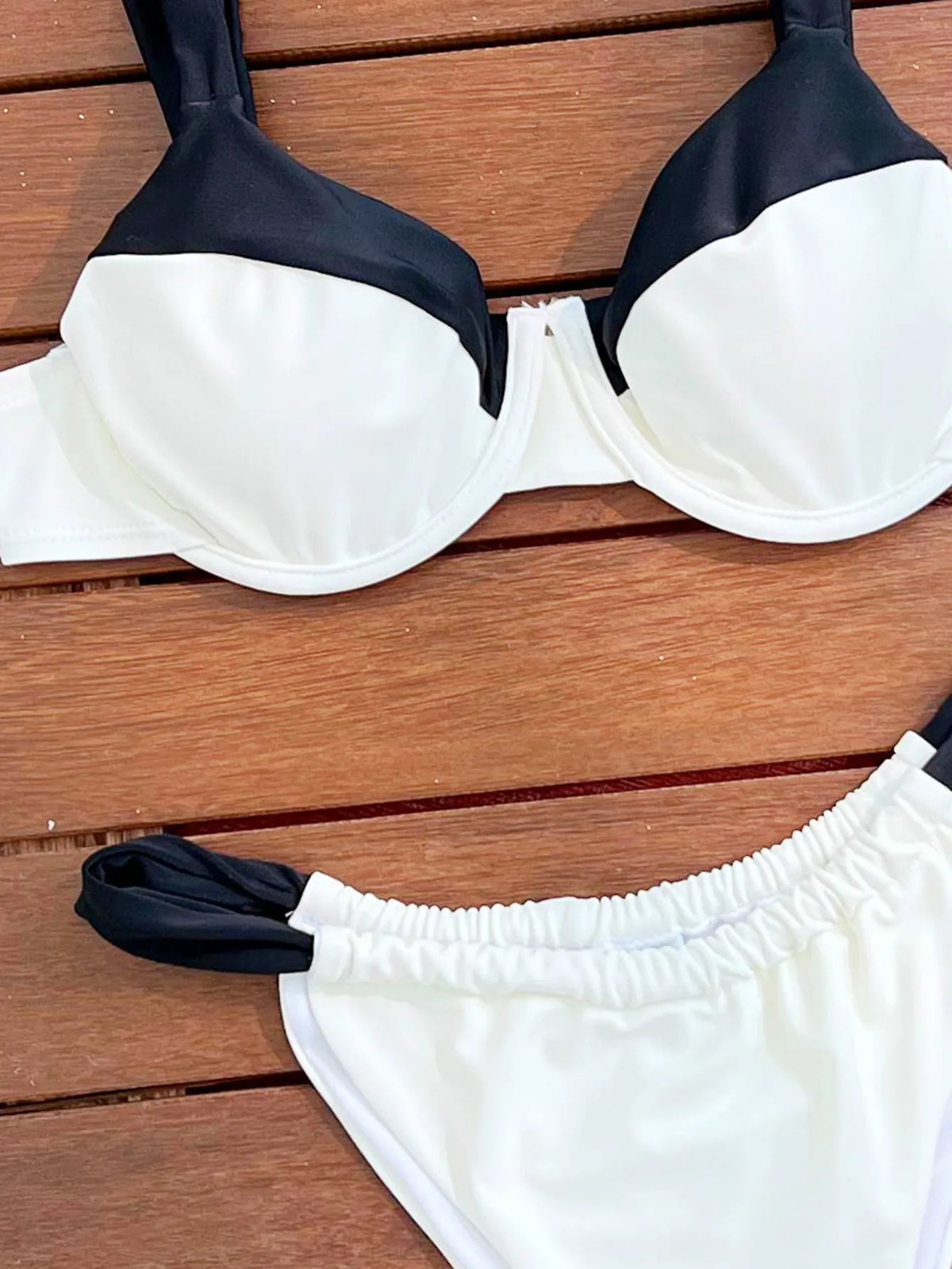 2025 New Sexy Halter Bikini Split Swimsuit Solid Color Splicing European and American Swimsuit Maillot De Bain 2 Pièce Femme