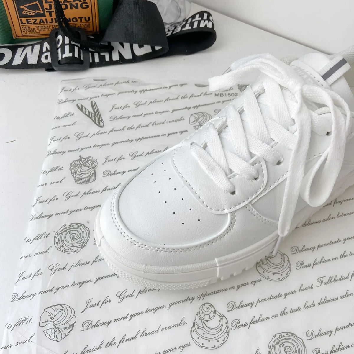 2022 Fashion Spring New Designer Hot Sale White Shoes Female Platform Sneakers Women Tenis Feminino Casual Female Shoes Woman