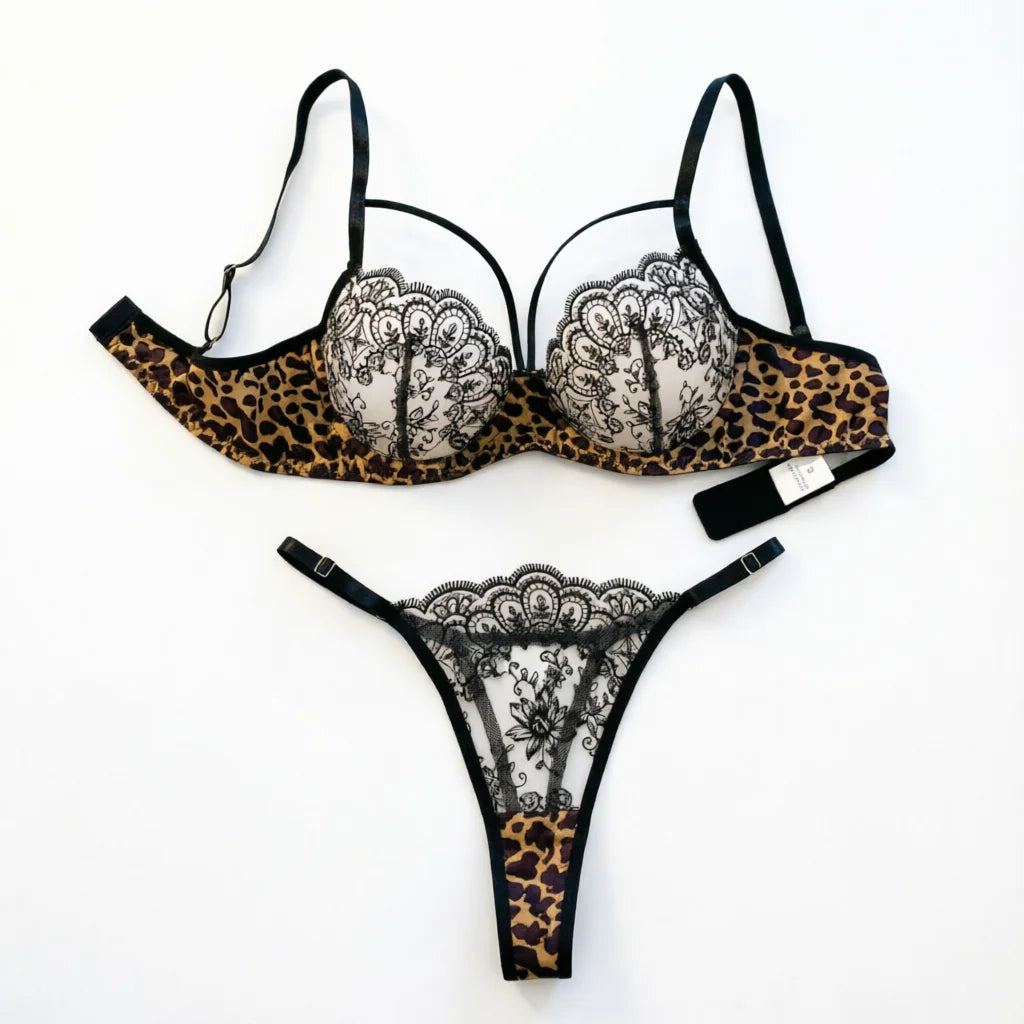 A Black Sexy Lingerie Set, Combining Leopard Print and Floral Patterns, Combining Allure and Sensuality ZA825120