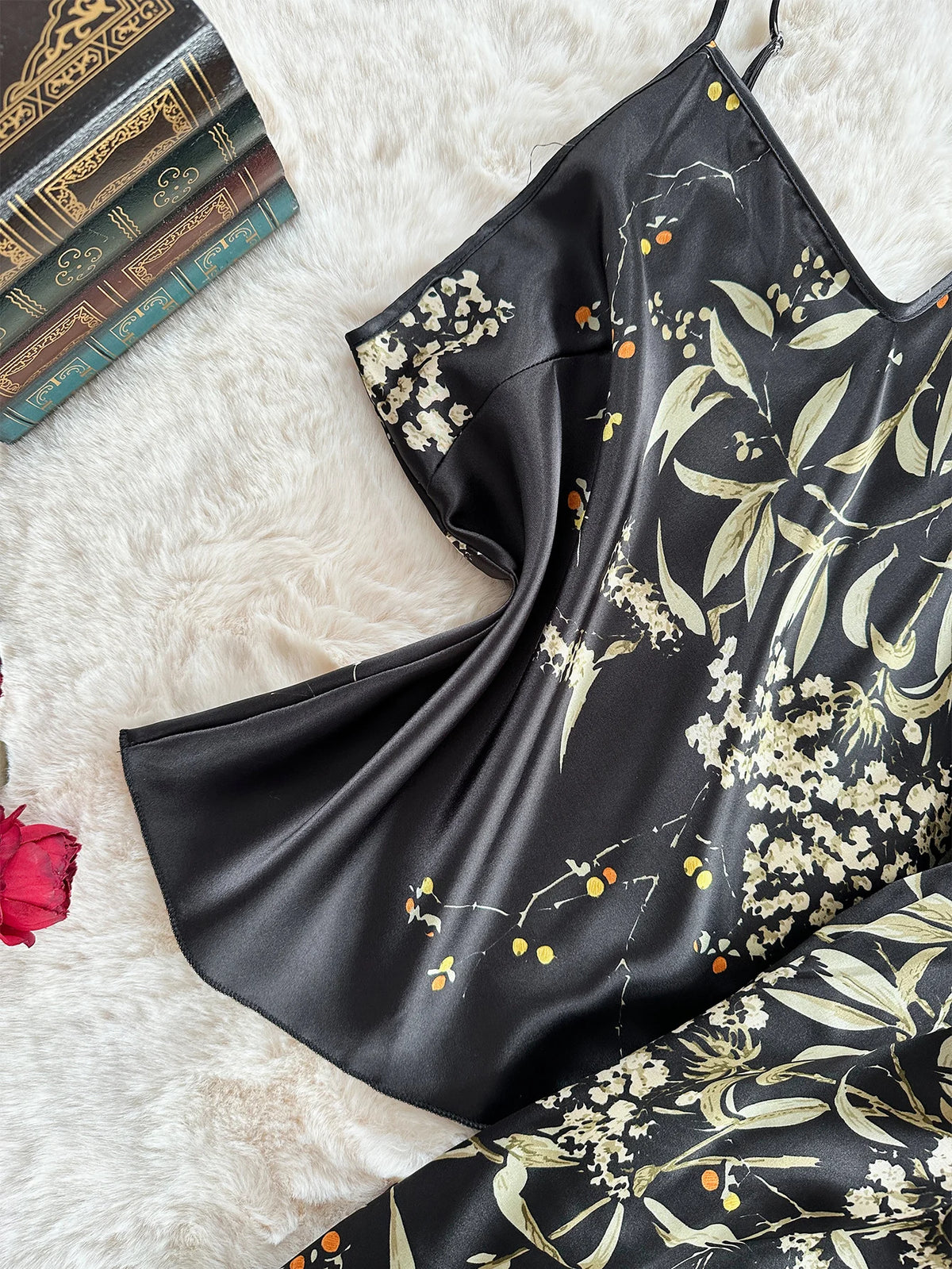 New Women's Pajamas Set Cherry Print Sleeveless V Neck Sexy Sleepwear Fashion 2PC Homewear for Summer and Spring