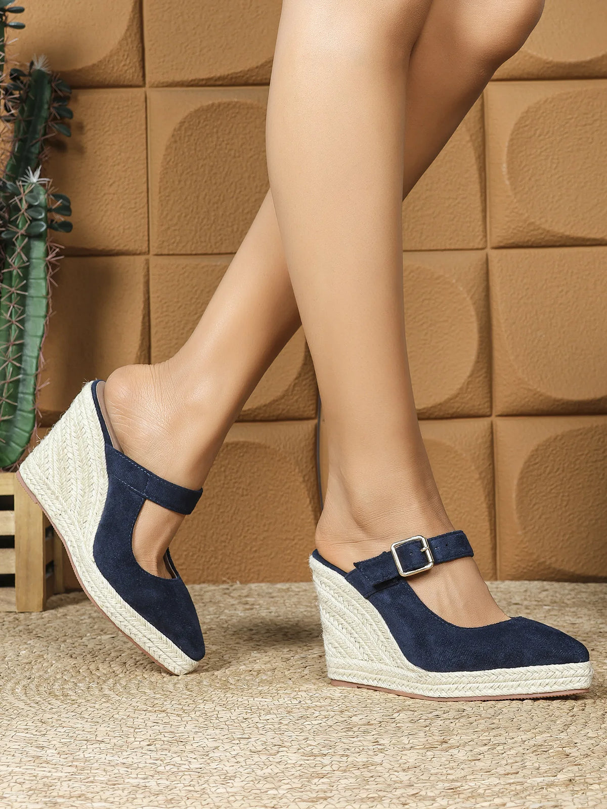 2025 Women's Sandals Spring Pointed Toe Wedge Heel Shoes Thick Soled High Heel Hollow Women's Shoes Straw Hemp