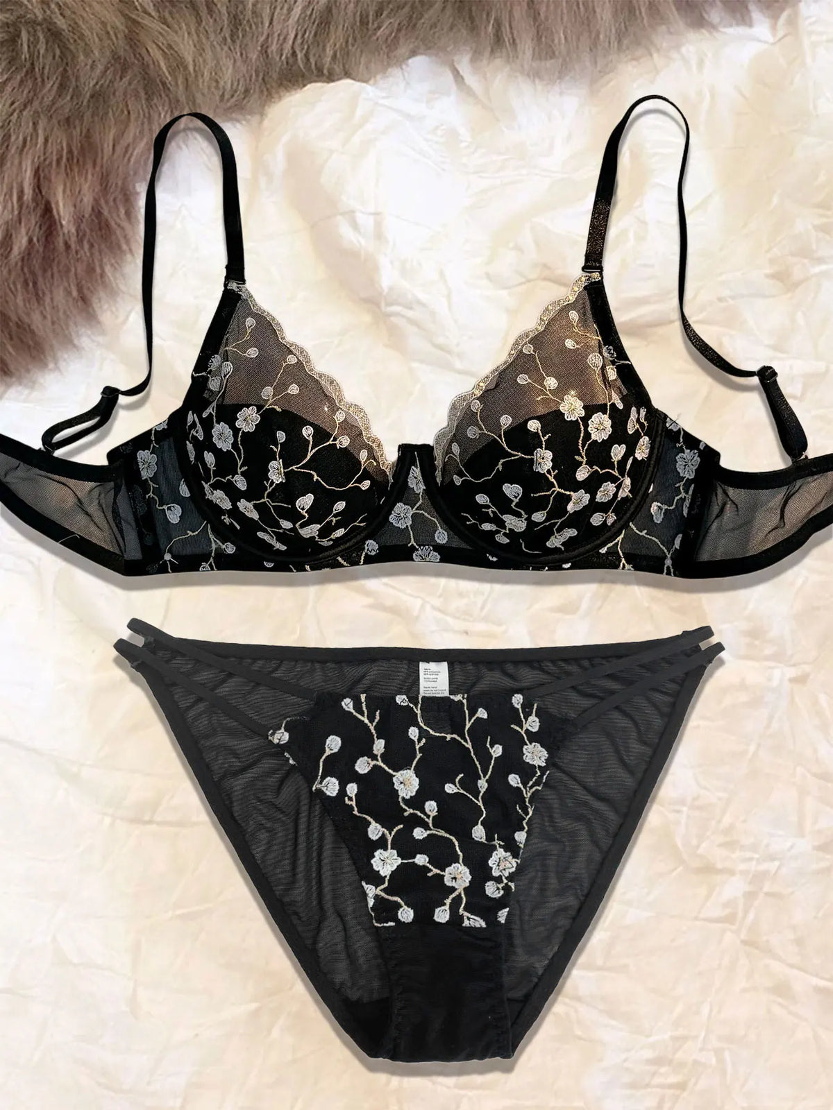 Summer Thin Lace Rabbit Ear Cup Deep V Beautiful Back Bra Set for Girls