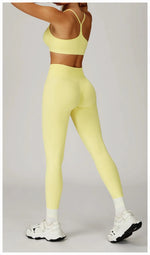 Women's Seamless Yoga Set Quick Drying Slim Fit High-end Feeling Exposed Feeling Set Outdoor Sports and Running Fitness Set