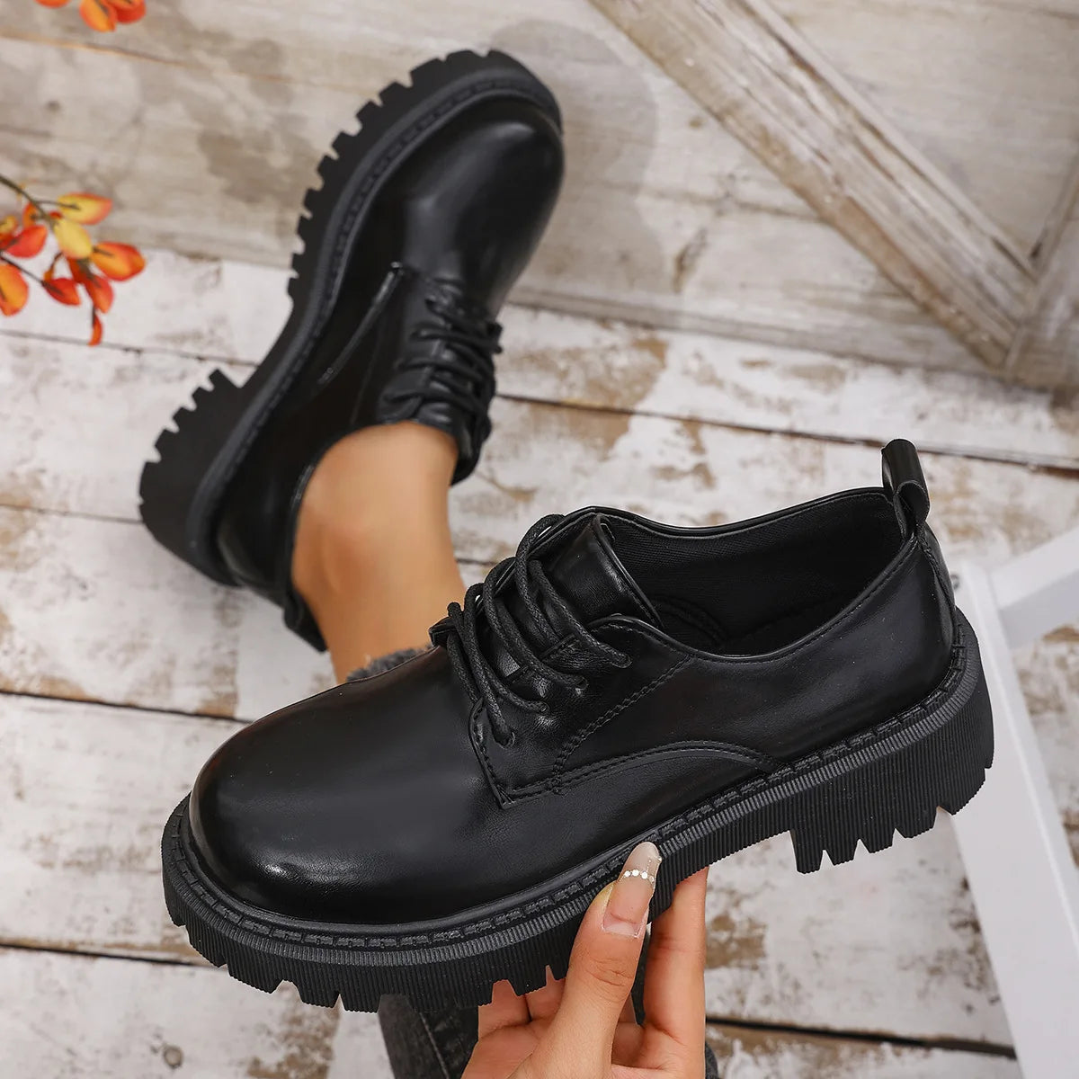 Women Spring New Black Platform Flats Shoes Women Loafers Slip on Boat Shoes Designer Casual Leather Oxfords 2026