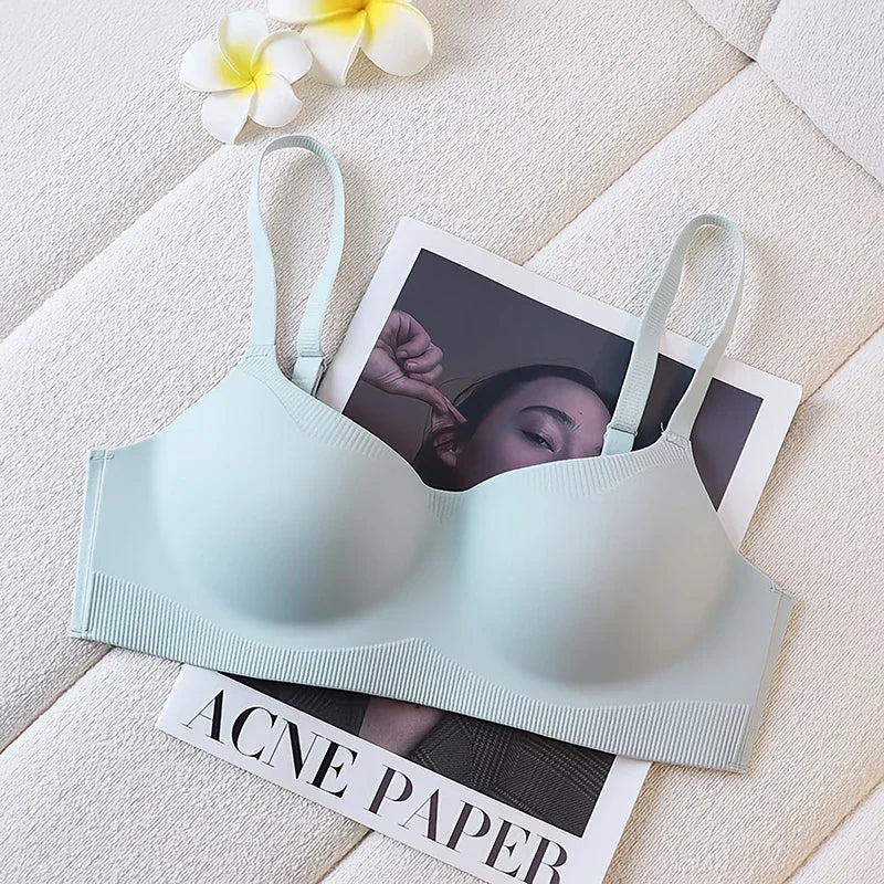 MOYISU Traceless Bra Women's Small Breasts Hold Together Without Underwire Comfort Skin Friendly Soft Support Bra Women's Bras