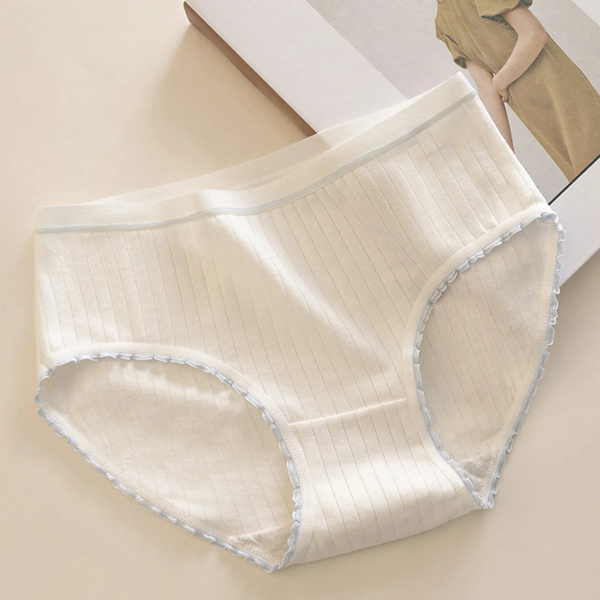 2026 Sweat Sports Thongs Womens Cotton Sweat Hipster Stretch Breathable Underpants Women Bikinis Panties трусы женские 부부생활 속옷