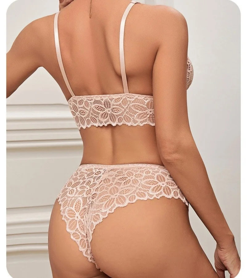 Women Lace Bra and Panties Set V-Neck Hollow Lace Underwear Set Embroidery Scallop Edge Bralette Sexy Lingerie Set Intimates