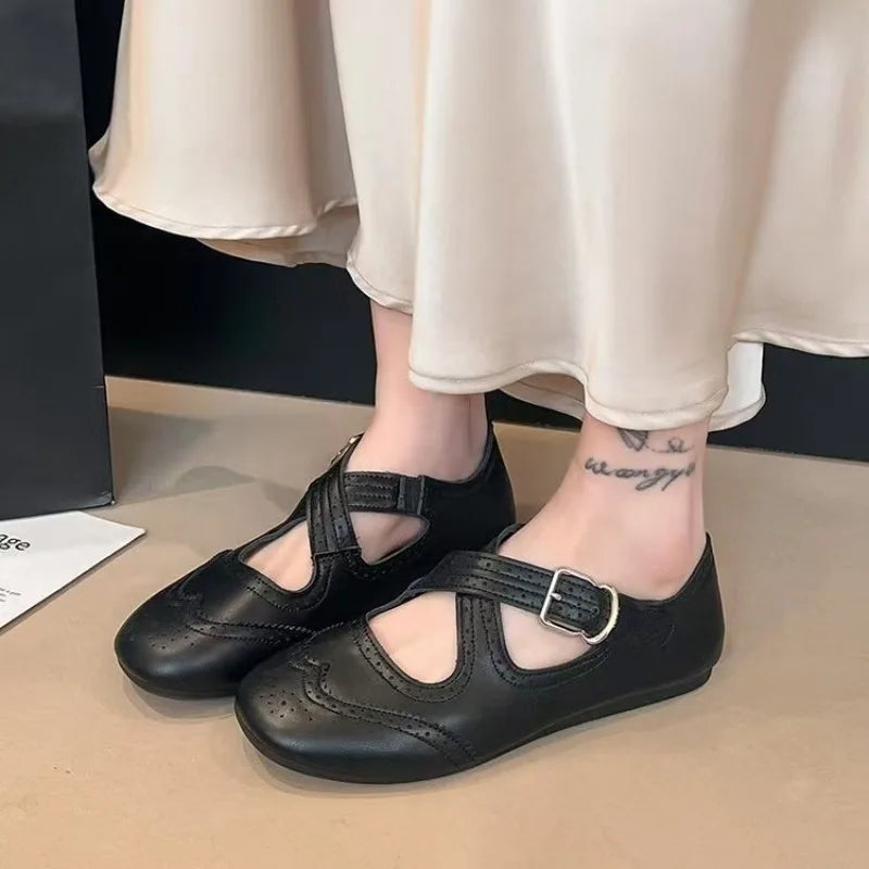 Women's Summer Carved Hollow-out Baotou round Toe Cross Slip Non-Slip Flat Retro Luxury Design2026