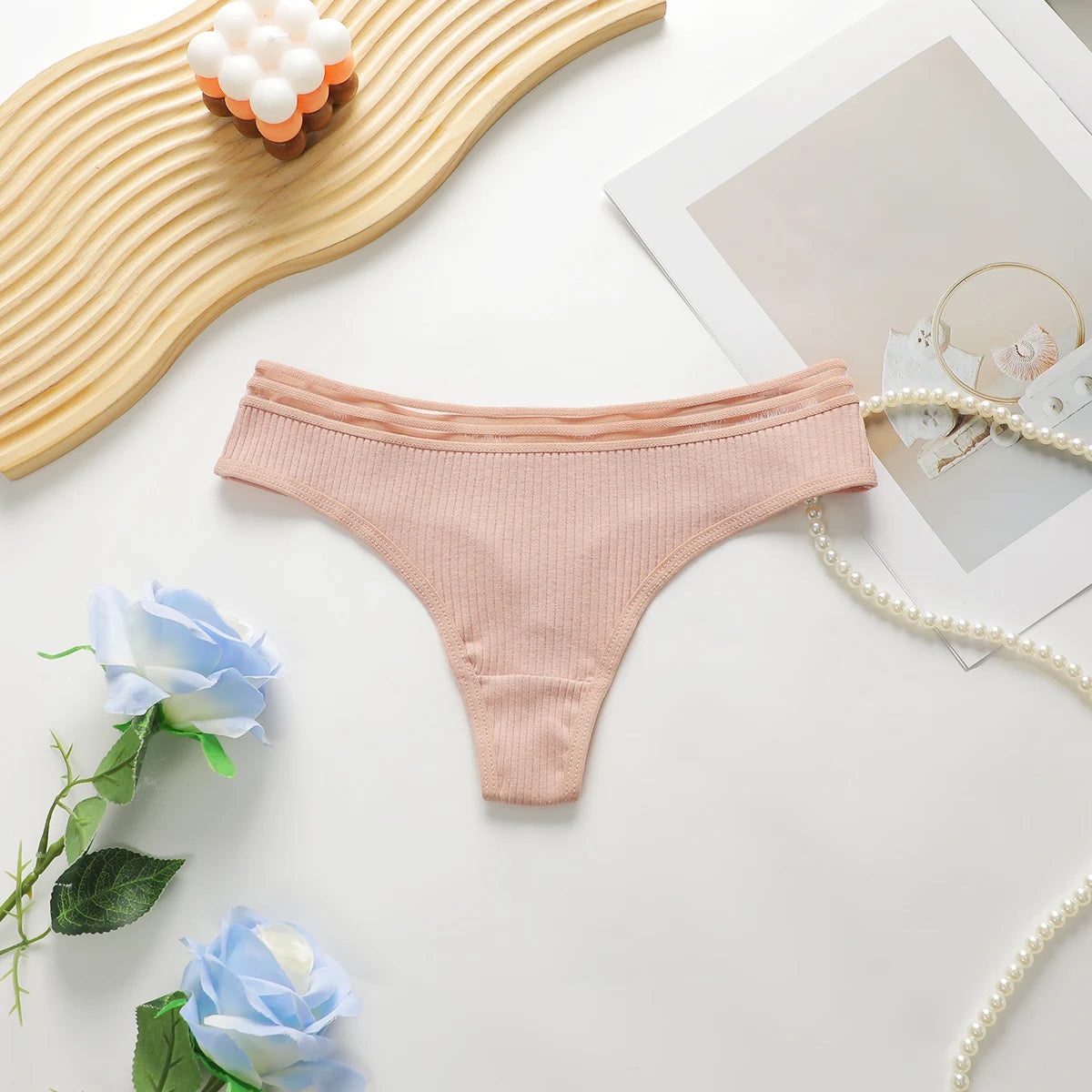 Sexy Lace Thong Cotton women Sexy Underwear comfortable breathable Suitable Suitable for daily wear Low waisted hip lifting W136