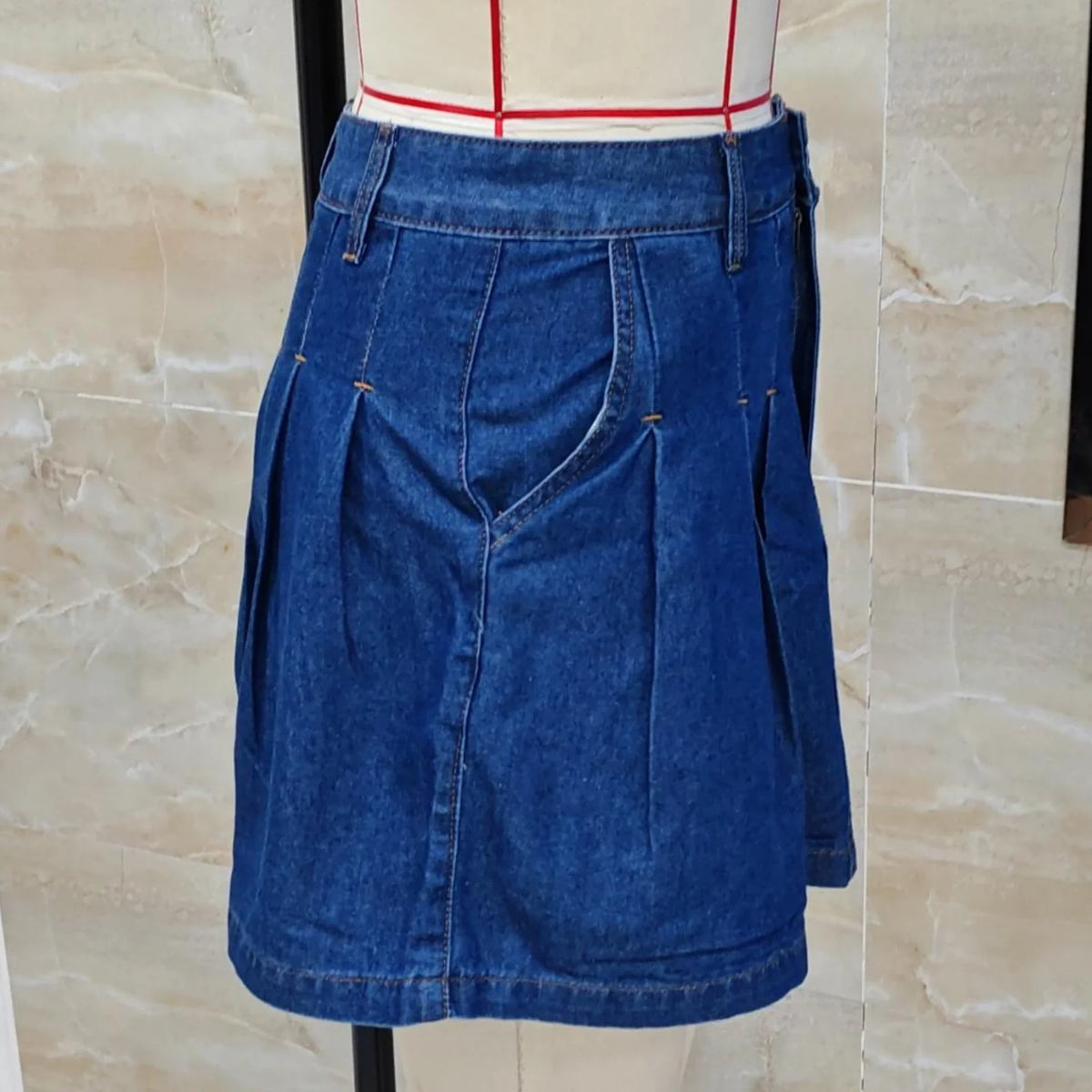 Women Casual Solid Color Solid Color Denim Pleated Skirts Fashionable High Waist Mini Skirt with Pockets Streetwear