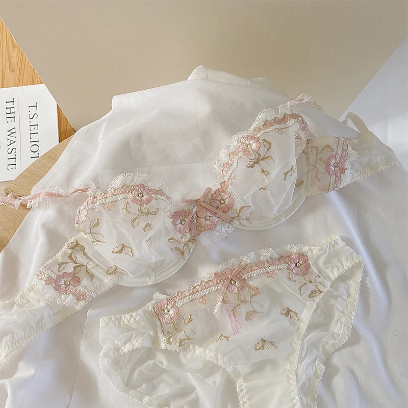 MOYISU Luxury French Pure Desire White Lace Thin Sexy Gauze Underwear Set Embroidery Girl Push-up Bra Big Size Big Breasts Small