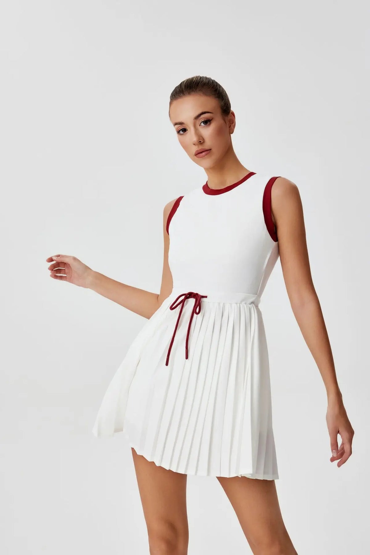 Summer Round Neck One-piece Tennis Dresses for Women White Contrast Sleeveless Drawstring Built-in Shorts Fitness Pleate Skirt