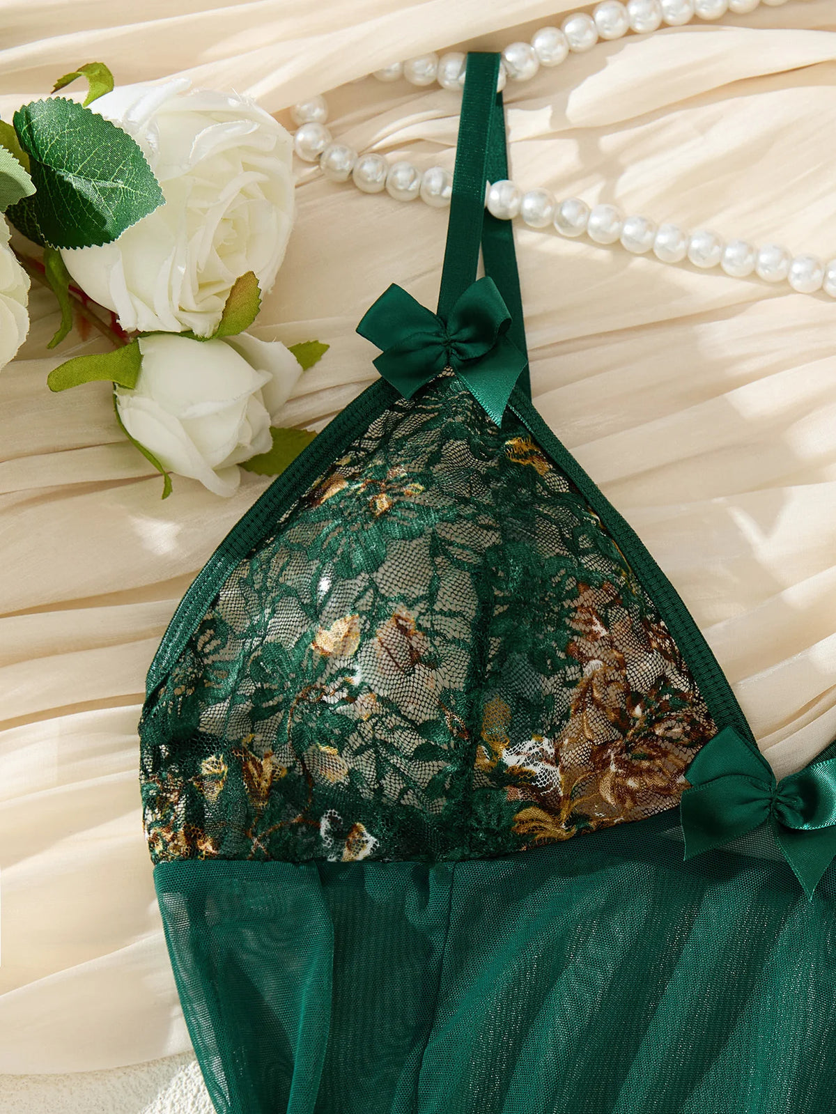 Atmospheric green floral embroidery nightgown set.Lightweight sheer bow-fronted halter-neck dress ladies,sexy lingerie ZA825071
