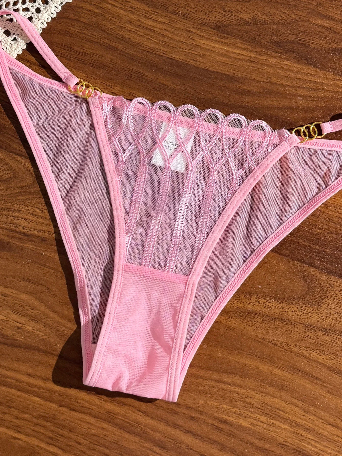 French Style Sexy Embroidered Transparent Underwear Set V-Neck Design Anti-Sagging Breathable Bra And Panties Ensemble