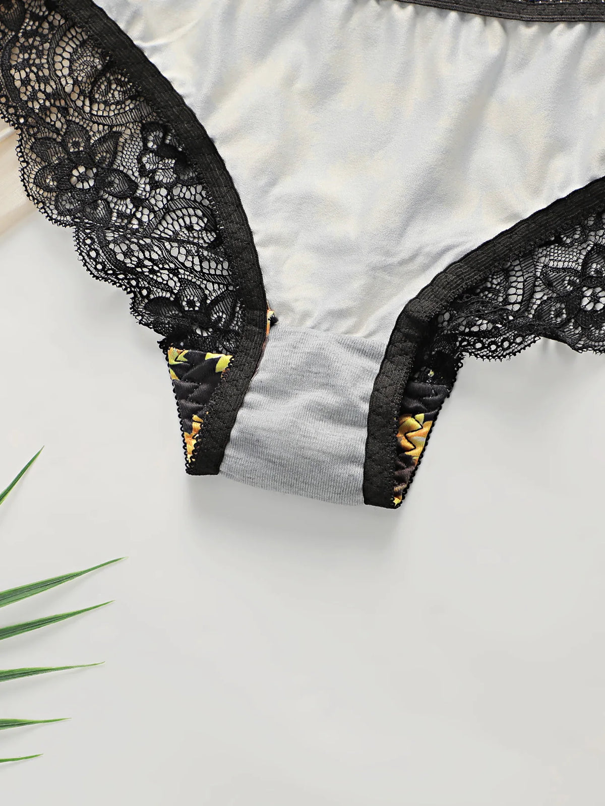 Women's sexy lingerie set with front buckle chrysanthemum pattern and steel ring gathering push up underwear set A3116