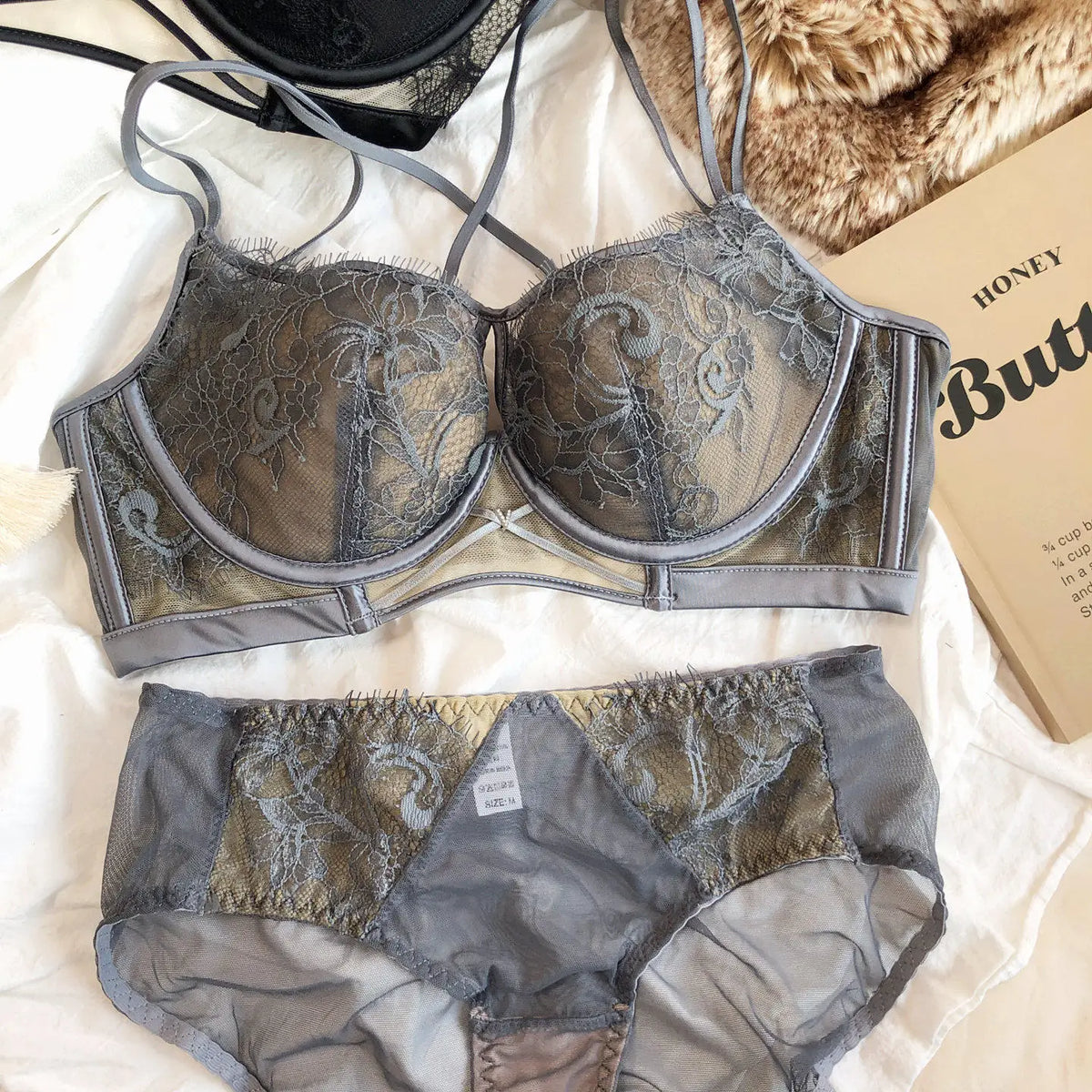 Sexy Hollow Bra Fashion Lace Flowers Embroidery Women Underwear Set French Push Up Brassiere Adjustable Plus Size Lingerie Sets