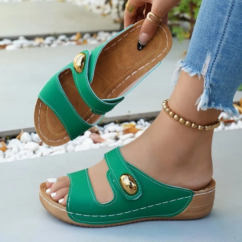 Women's Fashion Wedge-heeledLeisure Slippers 2026 Summer New Lightweight Open-toed Platform Slippers.