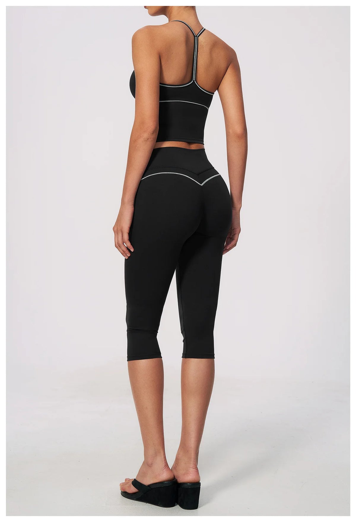 Summer Color Blocking Yoga Suit Women Tracksuit Hanging Neck V Neck Slim Sports Vest Tight Hip Lifting Capri Pants Fitness Sets