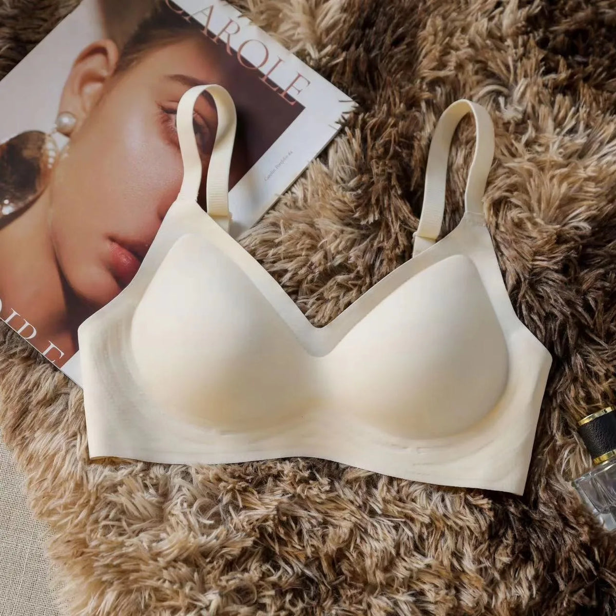 One Piece Wireless Bra Women Deep V Seamless Padded Bra 3 Row Hook Back Underwear Light Support All Match Basic Daily Intimate