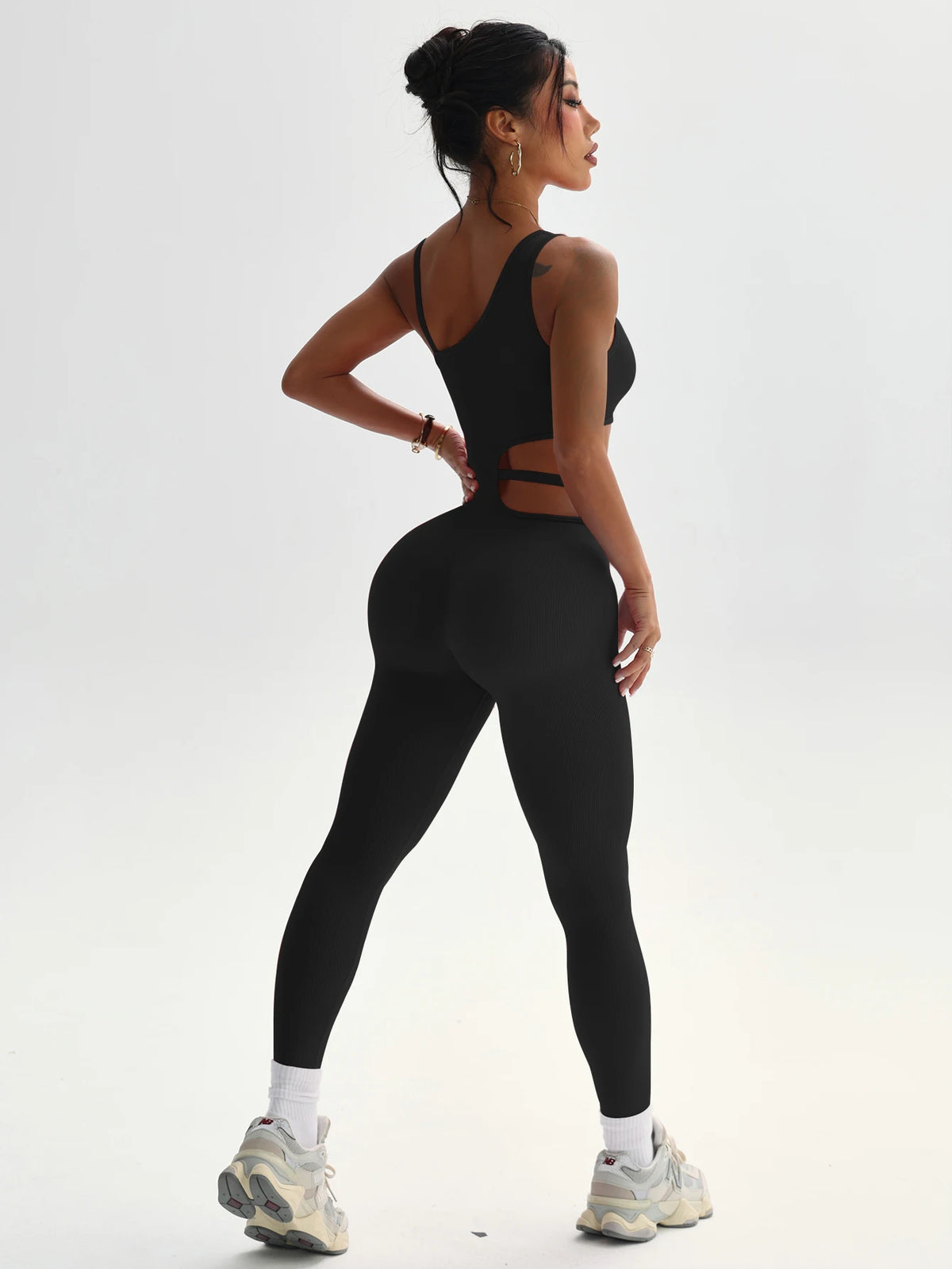 Beautiful back design, sexy one-piece yoga leggings, suitable for women's breathable quick-dry sports bodysuits