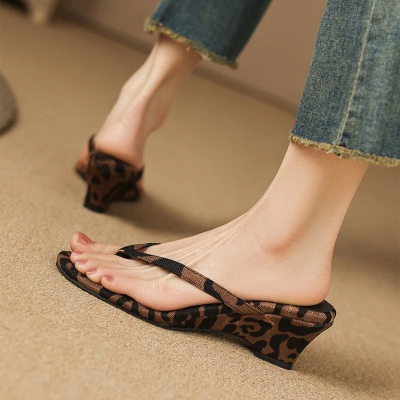 2026 Summer New Clip Toe Wedges Heel Women Slipper Fashion Slip On Flip Flop Shoes Ladies Concise Sandalias